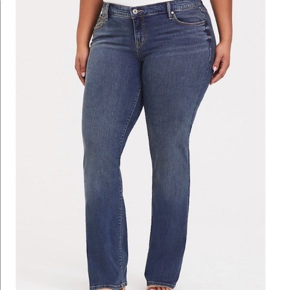 Torrid Relaxed Boot Cut Jeans Size 22 R Regular Womens Medium Wash Mid Rise